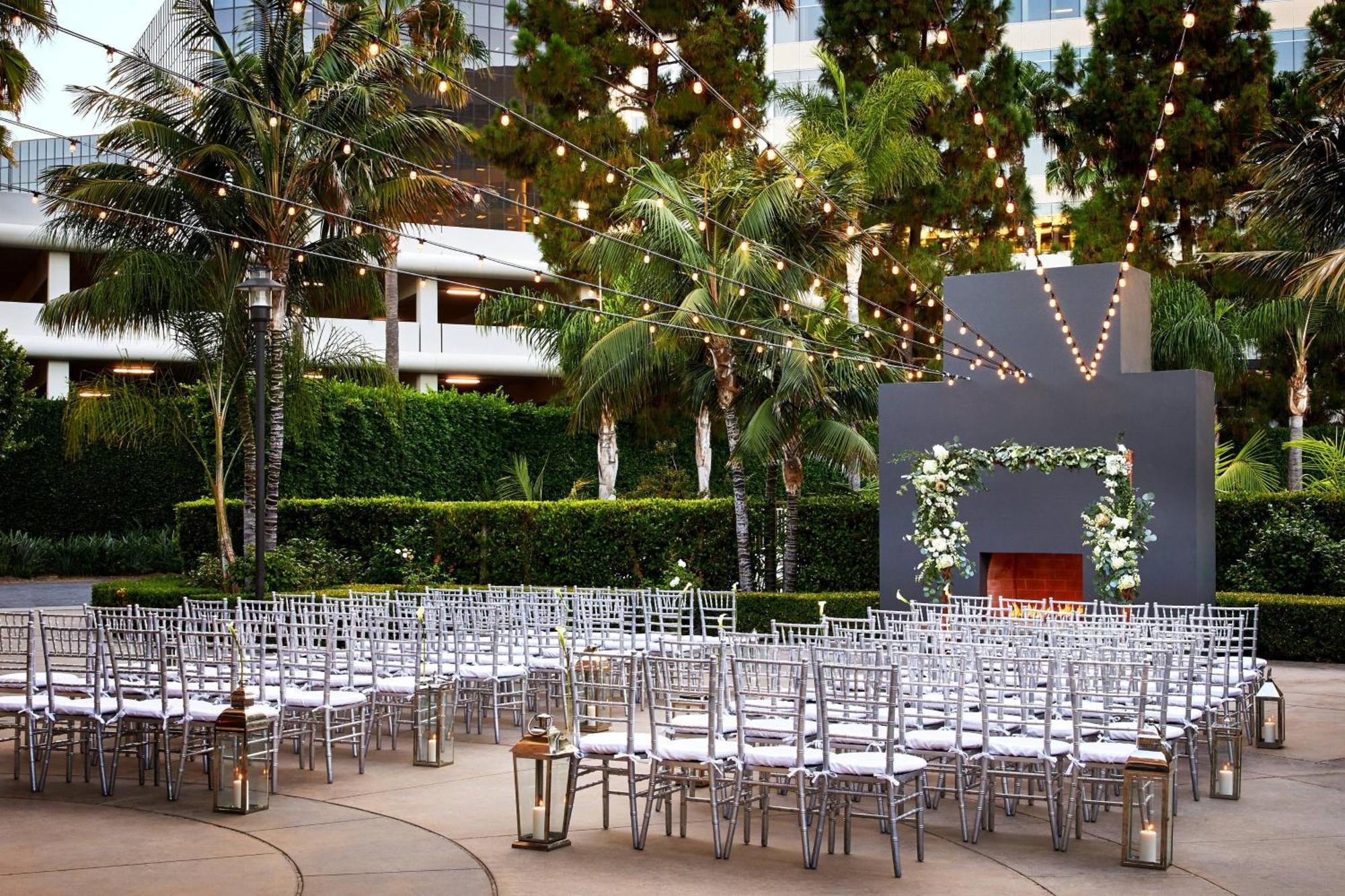 Irvine Marriott Hotel Exterior photo